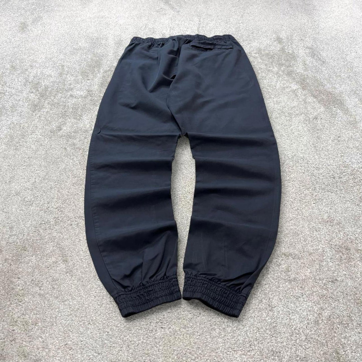 Dark Grey Nike trackies Medium y2k style joggers embroidered Swoosh logo track pants