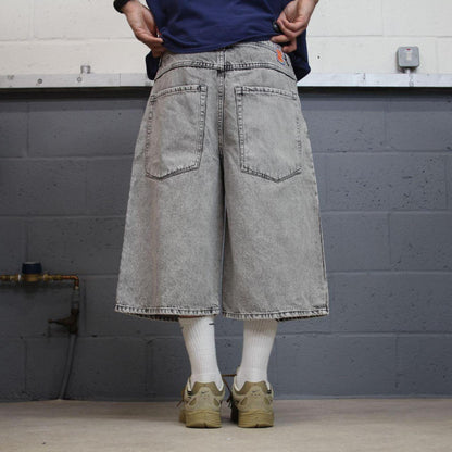 Y2K Extra baggy Empyre shorts long grey Wide leg skater style brand surf jorts