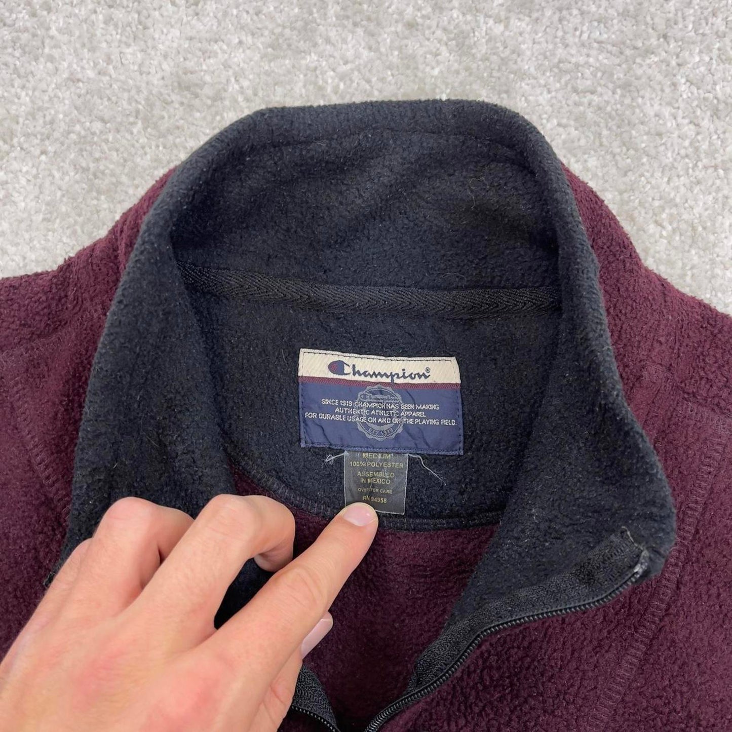 Y2K Champion technical fleece gilet M burgundy men’s zip up embroidered logo outdoors hiking autumn