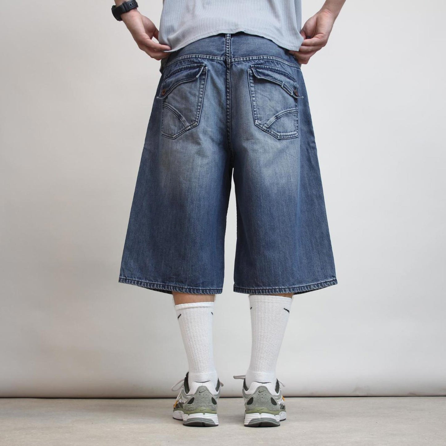 Baggy Ecko Unltd denim shorts W40 long wide leg Y2K skate style denim jorts embossed designs