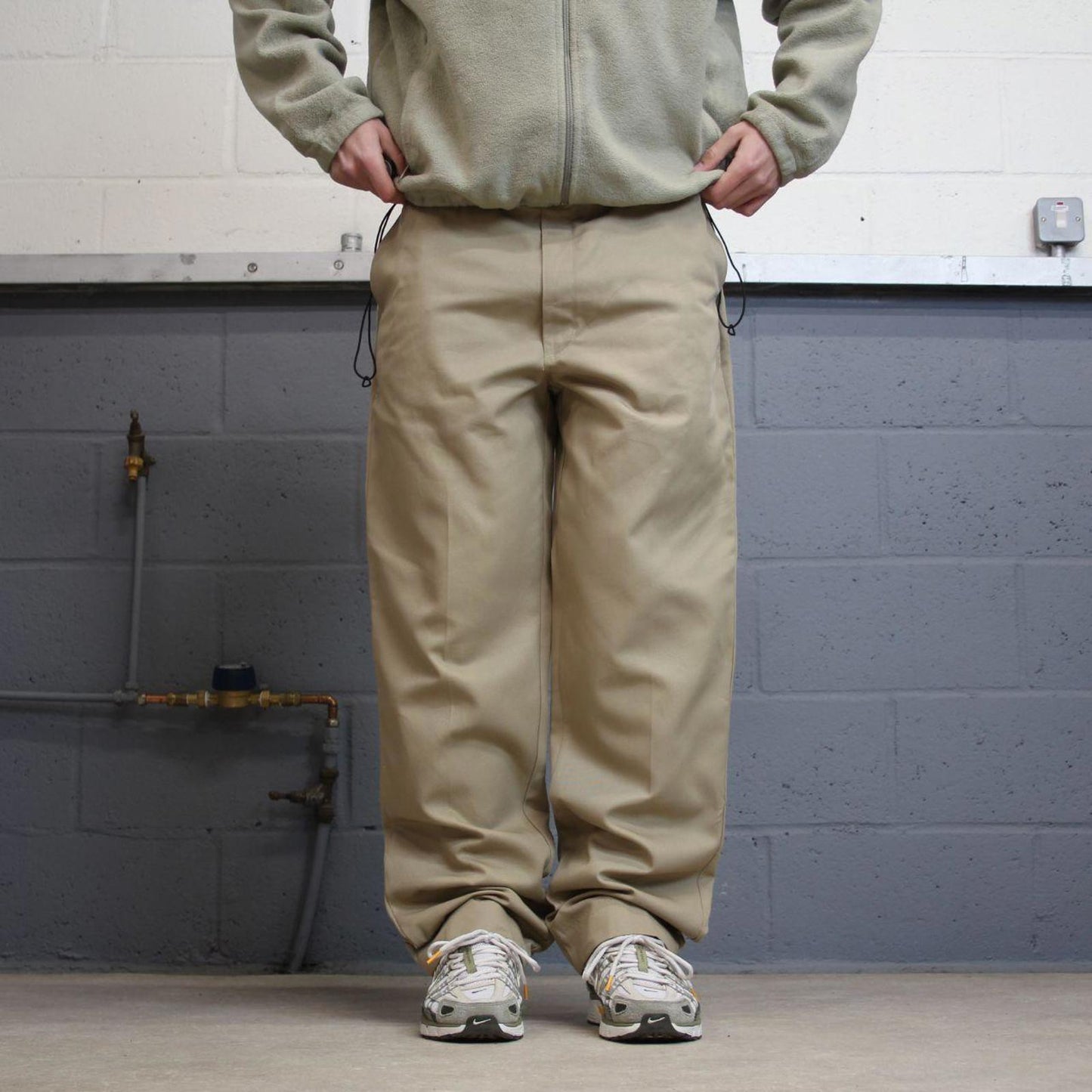 Y2k baggy work pants loose beige Chino style skate trousers Red Kap workwear patch logo