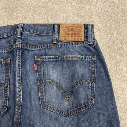 Y2K Levi’s 505 jeans W38L34 blue 100% cotton straight fit 5 pocket belt loops red tab logo