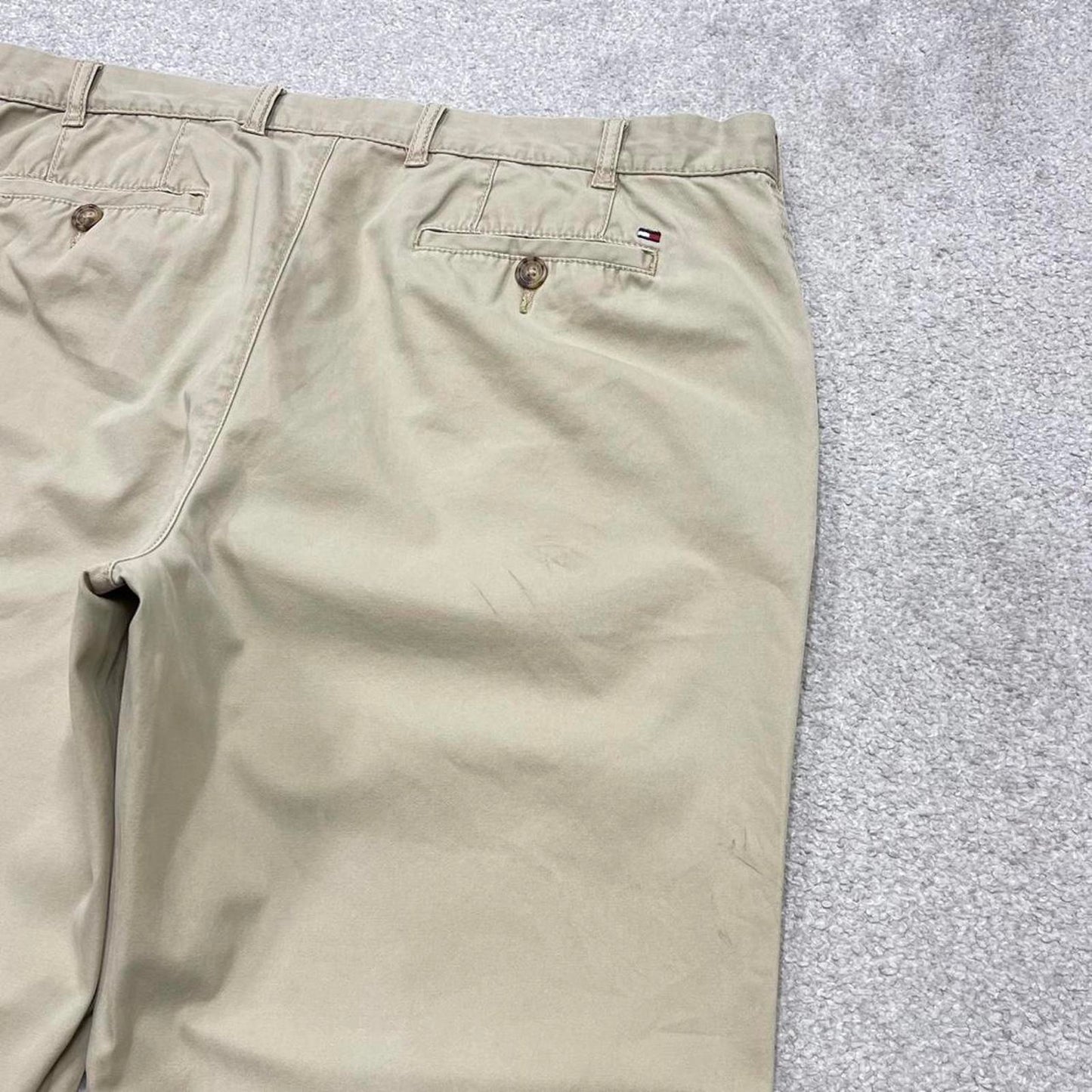 Y2K loose Tommy Hilfiger chino pants beige Loose leg chino style preppy trousers