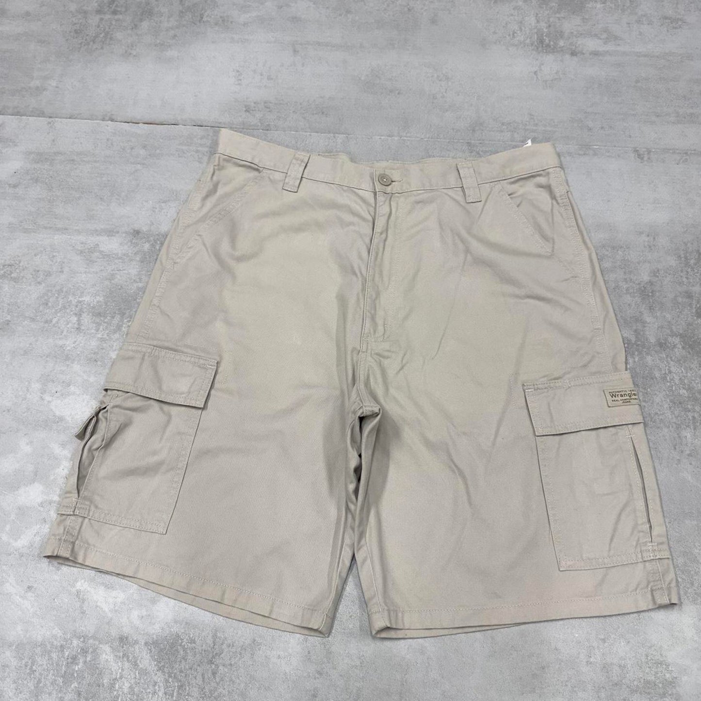Baggy Wrangler cargo shorts W36