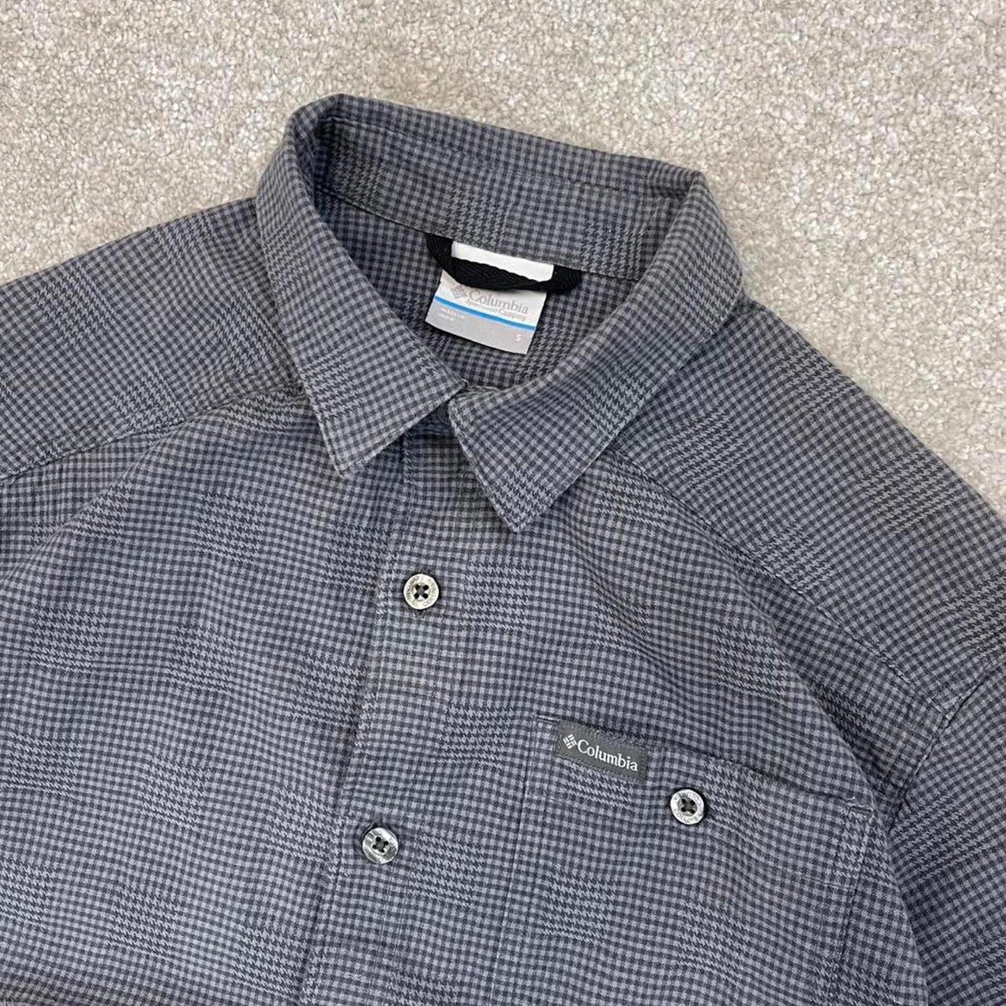 Grey checkered Columbia technical shirt Small men's long sleeve button up autumn y2k style