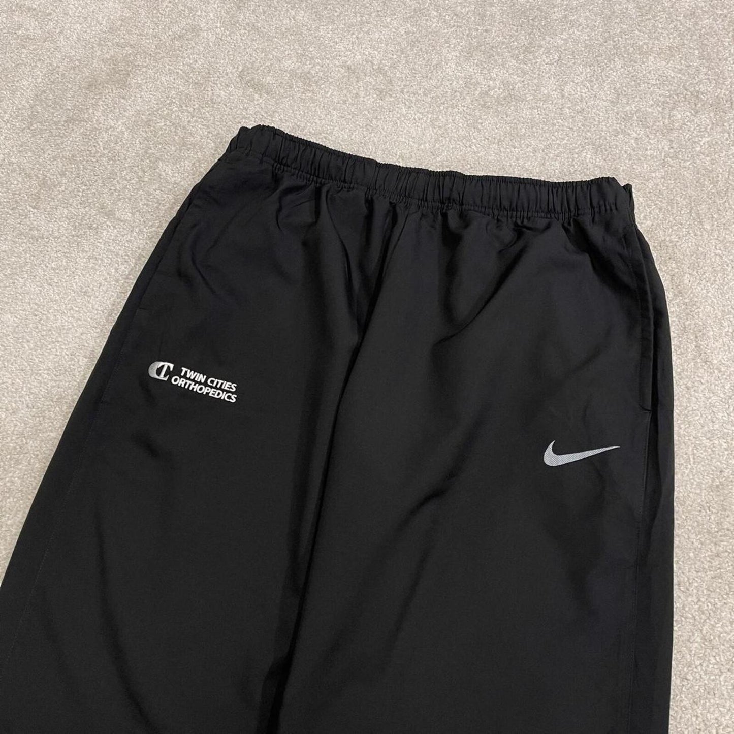 Y2K baggy Nike tracksuit bottoms black Loose floaty unlined swoosh logo track pants