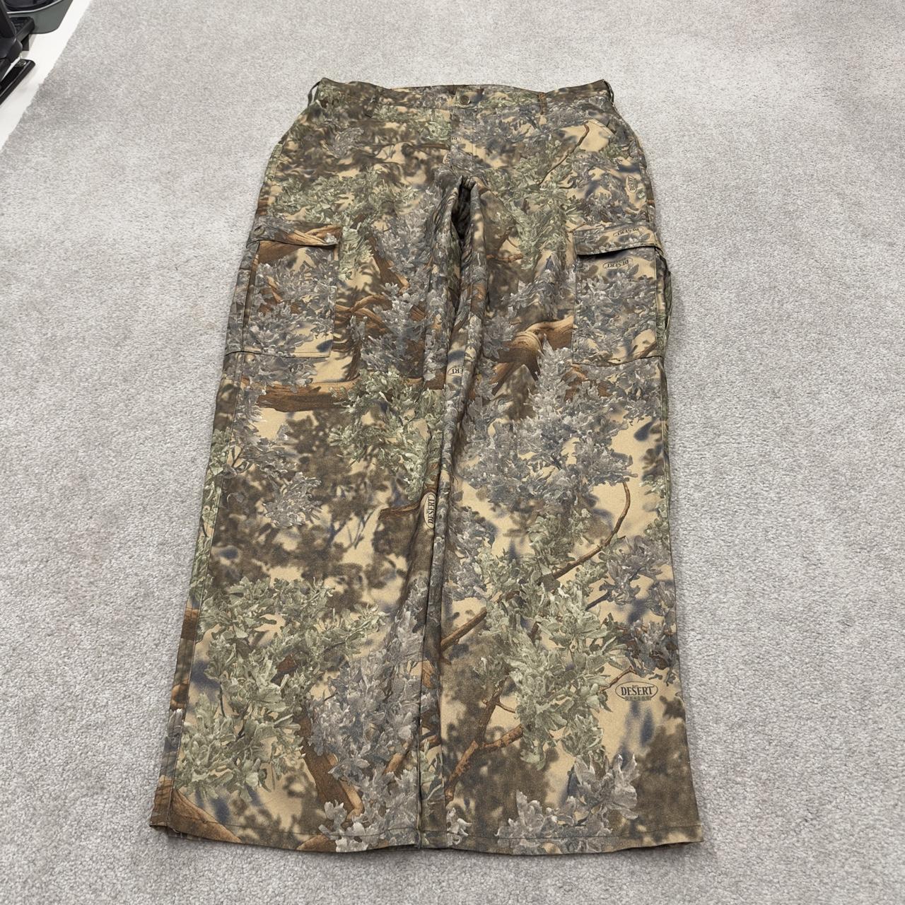 Baggy camo cargo trousers hunting style Y2K khaki camouflage pattern outdoors utility trousers