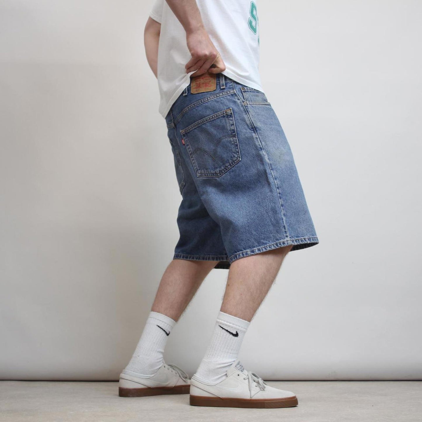Mens Levi’s denim shorts W38