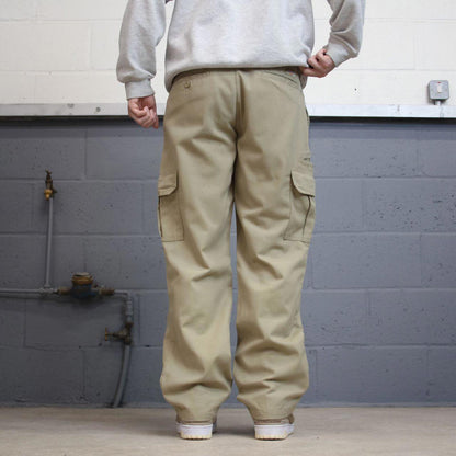 Beige Dickies cargo pants W34L30 twill style 90s skater work pants loose American workwear