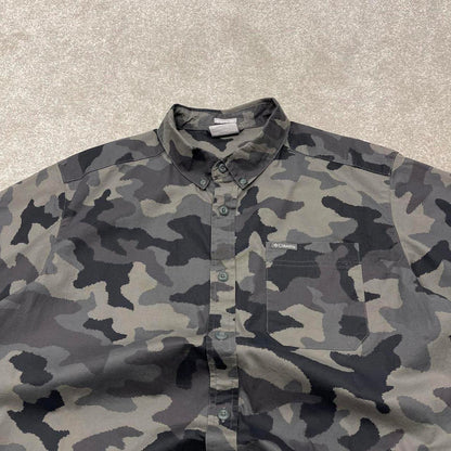 Y2K camo shirt short sleeve Columbia grey Surf style camouflage shirt summer festival