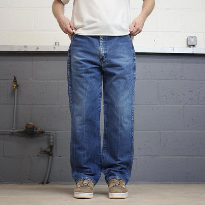 Vintage Wrangler jeans W38L30 mens blue 5 pocket denim jeans