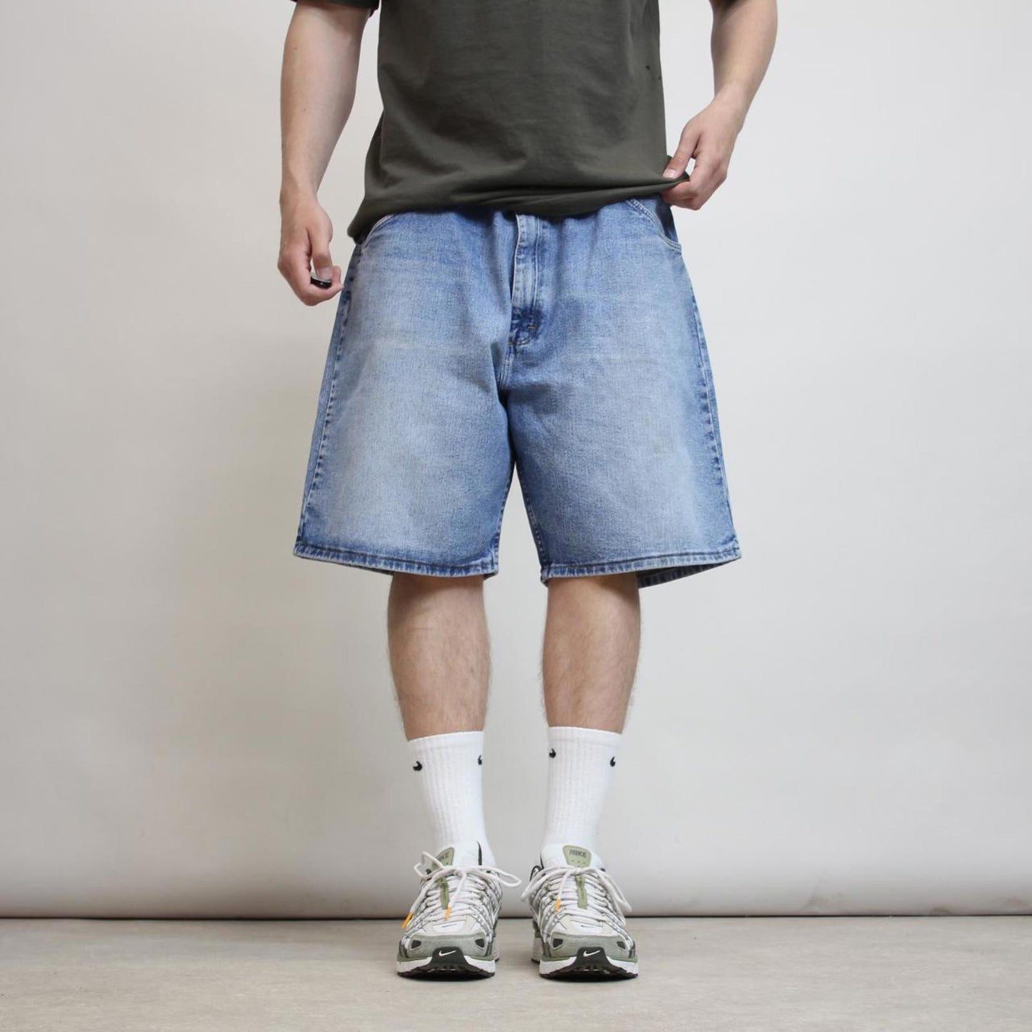 Mens baggy Wrangler jorts W40