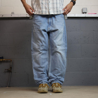 Levi’s 505 jeans Y2K W38L30 washed blue Levi’s straight leg surf style pants red tab logo