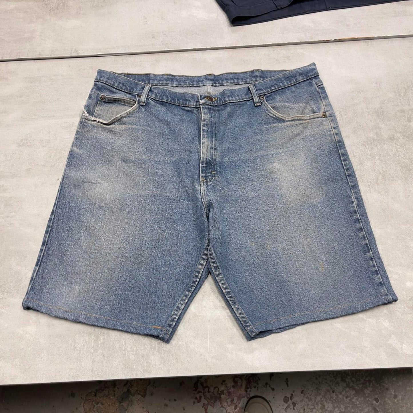 Blue Wrangler denim jorts W42
