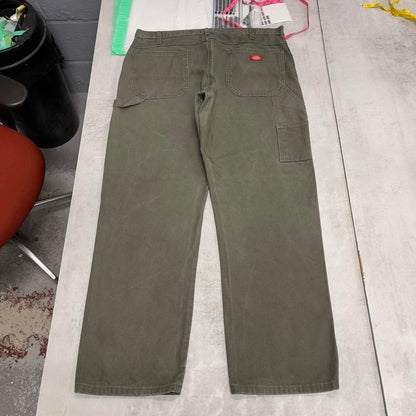 Baggy green Dickies carpenter jeans W38 L32