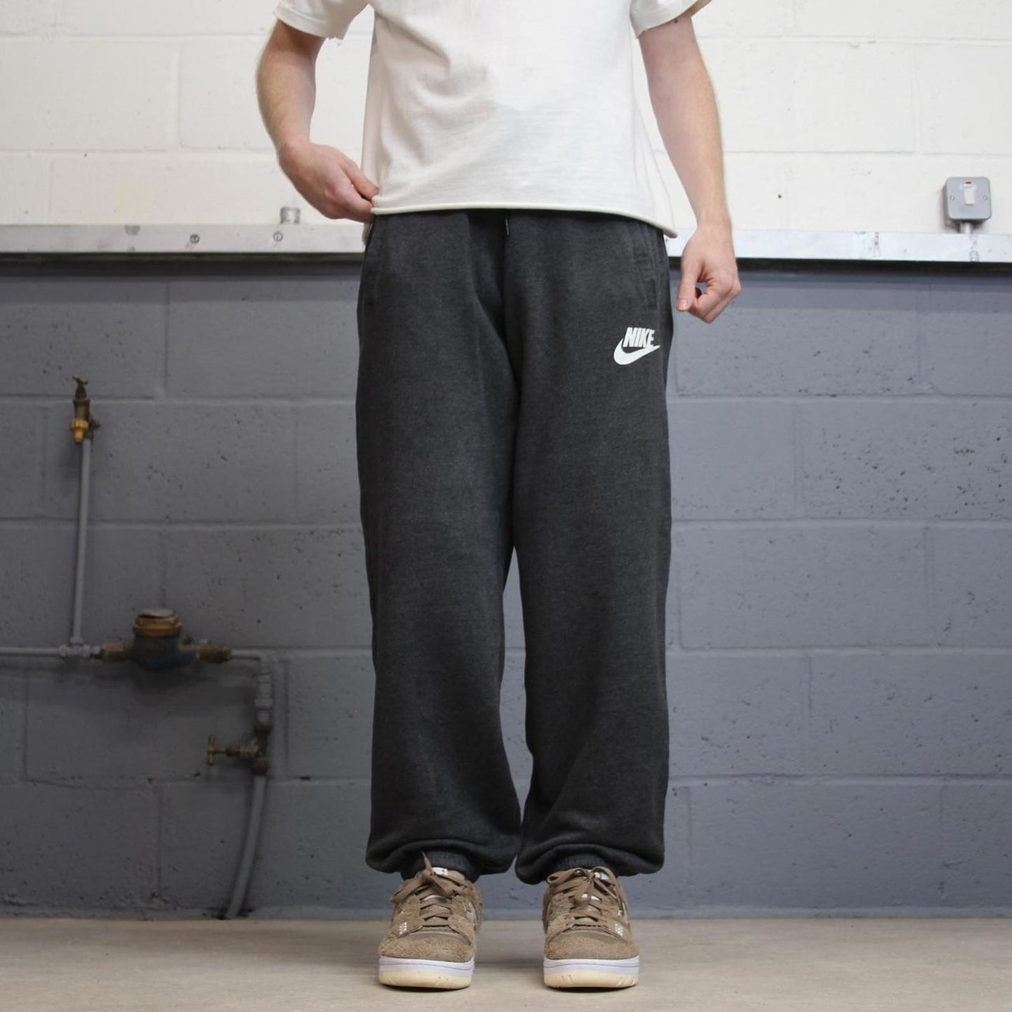 Grey Nike joggers M y2k style sportswear track pants loose fit swoosh logo