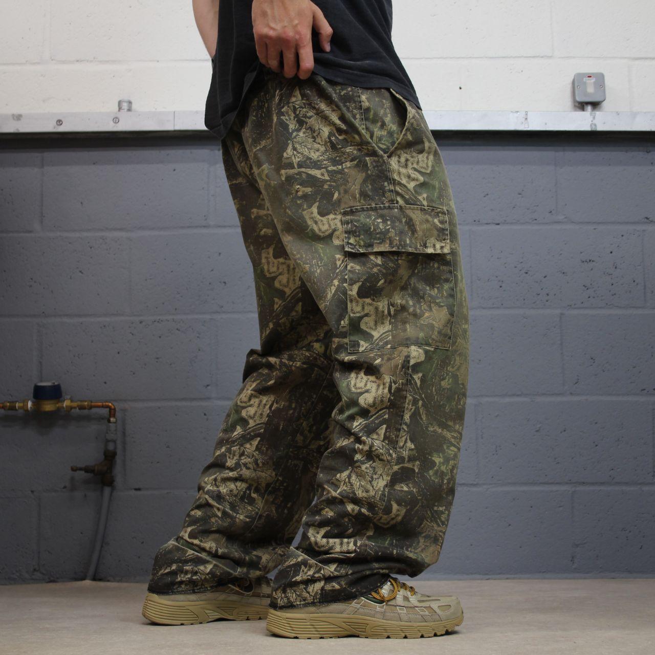 Vintage camo cargo pants khaki Loose floaty camouflage Y2K hunting trousers