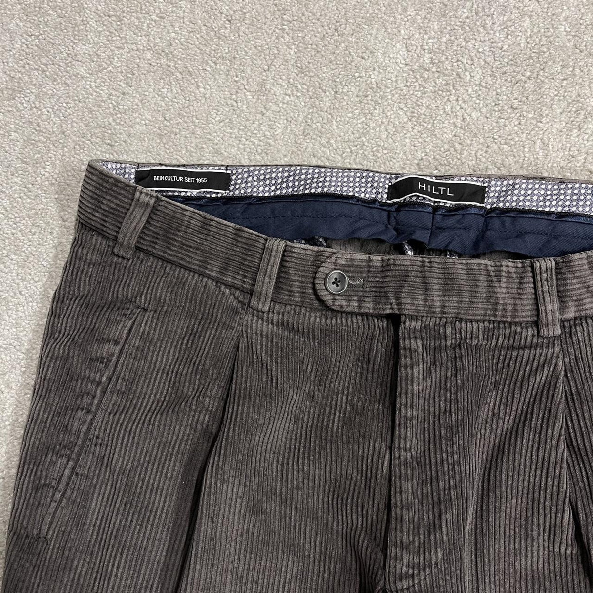 Hiltl pleated corduroy pants loose khaki grey Thick wide wale chunky jumbo cord trousers