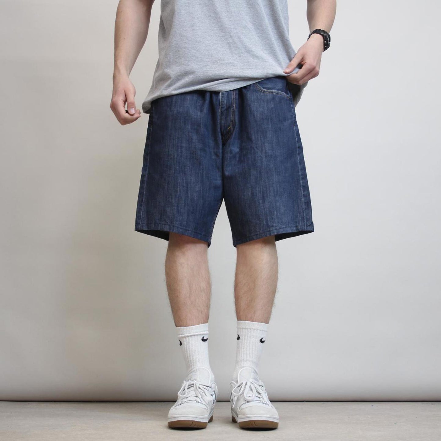 Mens Levi’s jorts W40