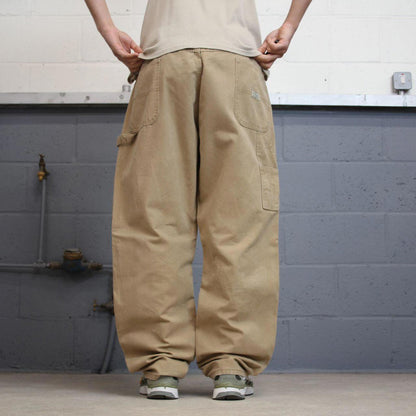 Tan Wrangler carpenter pants W42L32 loose cargo skater style trousers